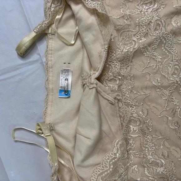 Vintage Beaded Cream Lace Dress - Picture 10 of 12